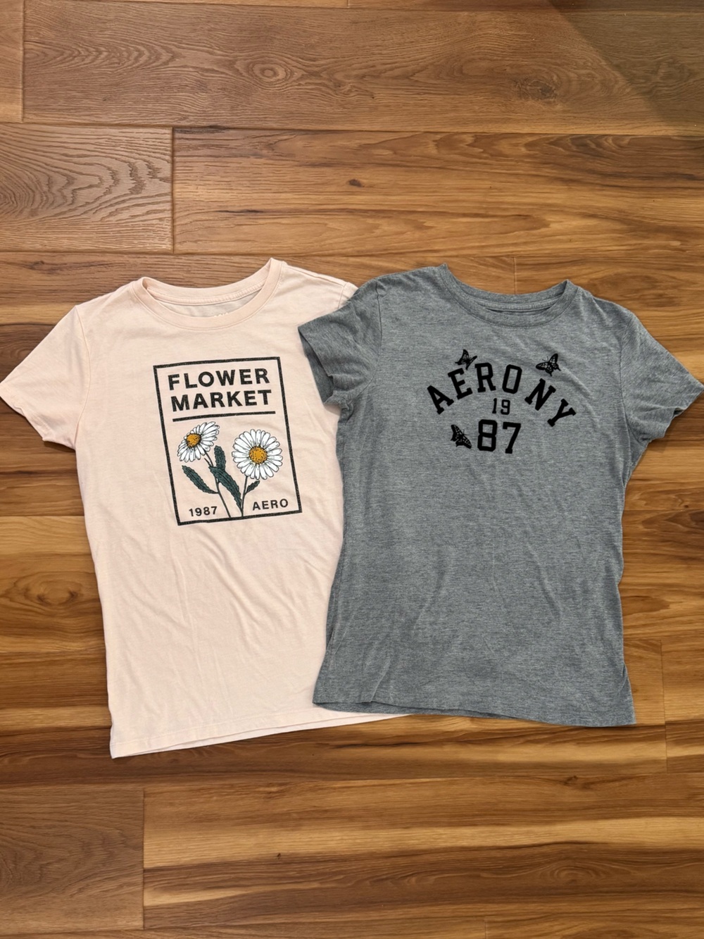 *Bundle of 2* Aeropostale Tshirts - Size Large - Gray / Pink